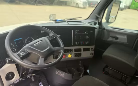Freightliner Cascadia 2022 Interior