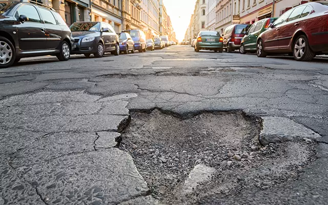 VIDEO: Pothole on I-70 near Denver causes a major accident