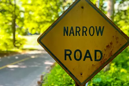 Truck Driver Ignored Warnings: Florida Man Stuck in Smugglers Notch Faces Hefty Fines