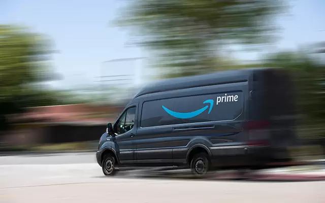VIDEO: Man steals Amazon delivery truck, leads police on wild chase through Milwaukee