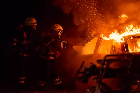 Car Fire Sparks Chaos on Interstate 95 in Maine, Leaving Five Injured in Pile-Up Crashes